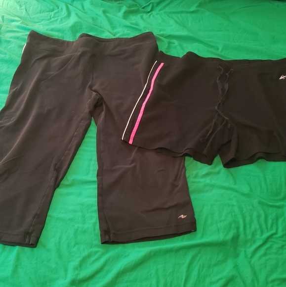 Bundle of Womens Athletech Shorts and Athletic Works Capric Pants Size XL Black - Picture 1 of 7